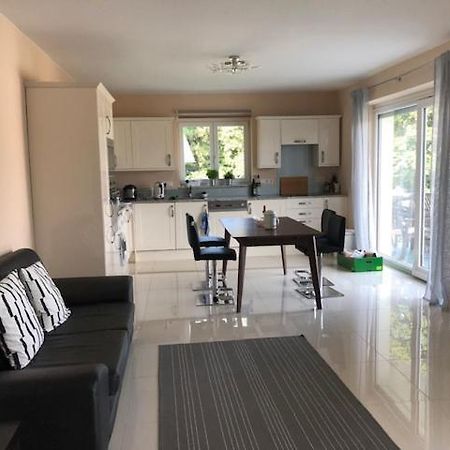 Velden View Ferienwohnung Mit Grosser Sonnenterrasse Und See- Und Karawankenblick Velden am Woerthersee Luaran gambar