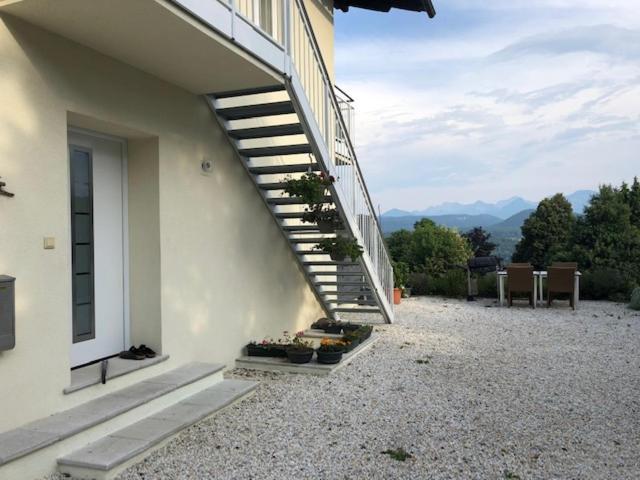 Velden View Ferienwohnung Mit Grosser Sonnenterrasse Und See- Und Karawankenblick Velden am Woerthersee Luaran gambar